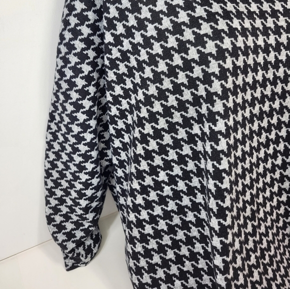 Jules & Leopold Patterned Blouse - Picture 5 of 7